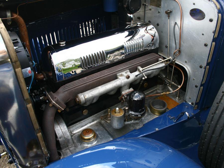 Моторный отсек Delage DR70 Weymann Saloon 1928 года  (фото 2 из 5)